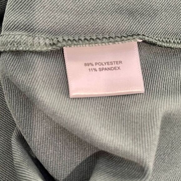 Peter Millar Crown Colorblock 1/2 Zip Stretch Pullover. Size Medium. Carmody Inv - Picture 10 of 11